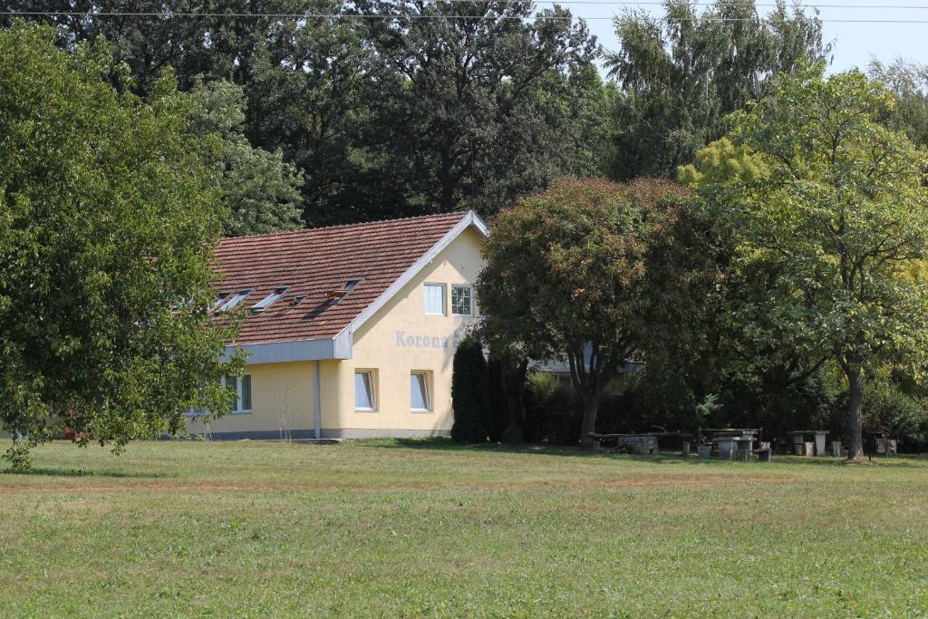 Korona Szallo Nagykanizsa Exterior photo